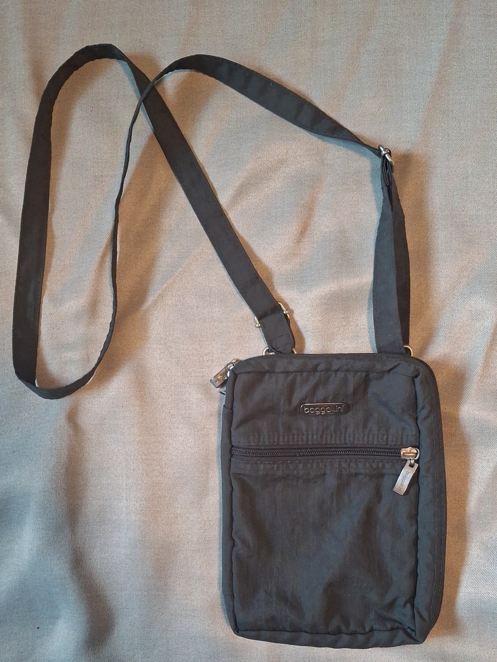 Baggallini Gray Nylon Lightweight Crossbody Travel Bag